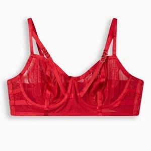 TORRID STRAPS AND LACE UNDERWIRE RED BRA